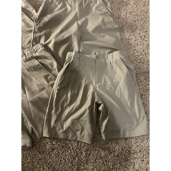 Four Pairs Of Under Armour Khaki Shorts Size Youth Medium - Picture 3 of 5